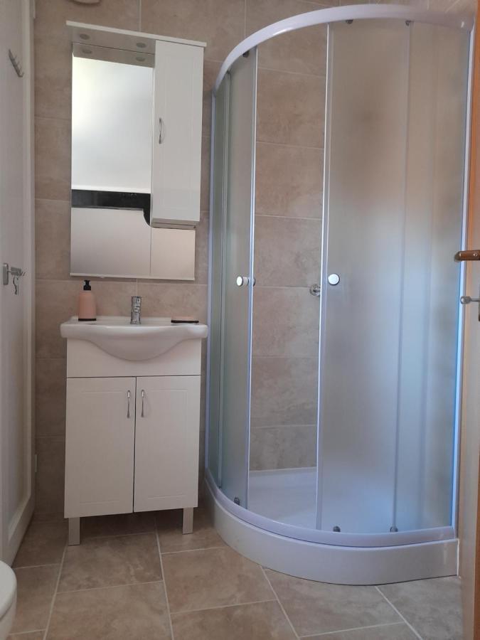 Apartment Jeger