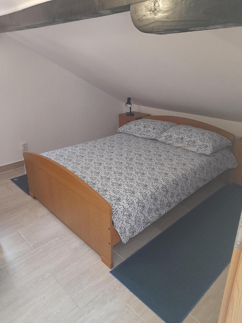 Apartment Jeger